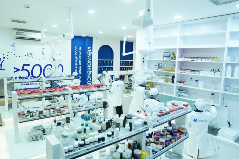 Hệ thống máy móc R&D công nghệ cao